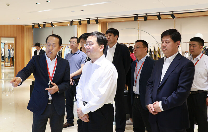 山東省科技廳廳長劉為民一行到聯(lián)橋集團調研