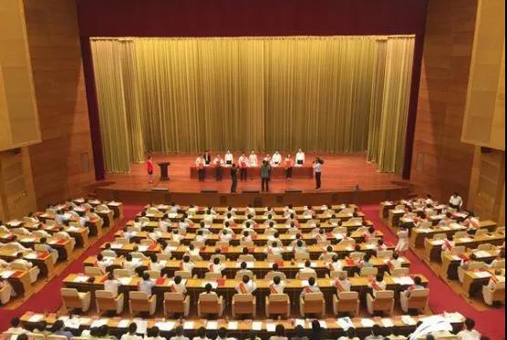 集團(tuán)黨委書記、董事長慕镕鍵被授予“山東省非公有制經(jīng)濟(jì)人士優(yōu)秀中國特色社會主義事業(yè)建設(shè)者”稱號