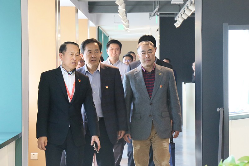 中國出口信用保險公司領導到聯(lián)橋集團調(diào)研(圖1)